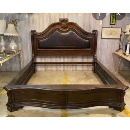 ​Villa Sonoma : Giường Ngủ Châu Âu - Queen Size 